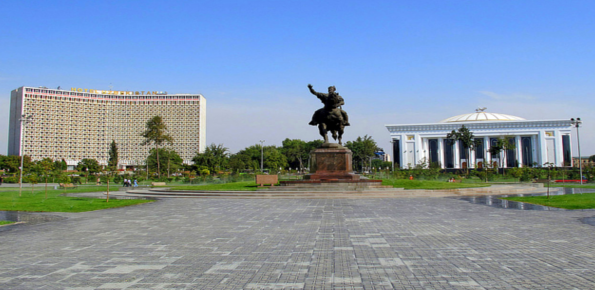 Amir Temur Square